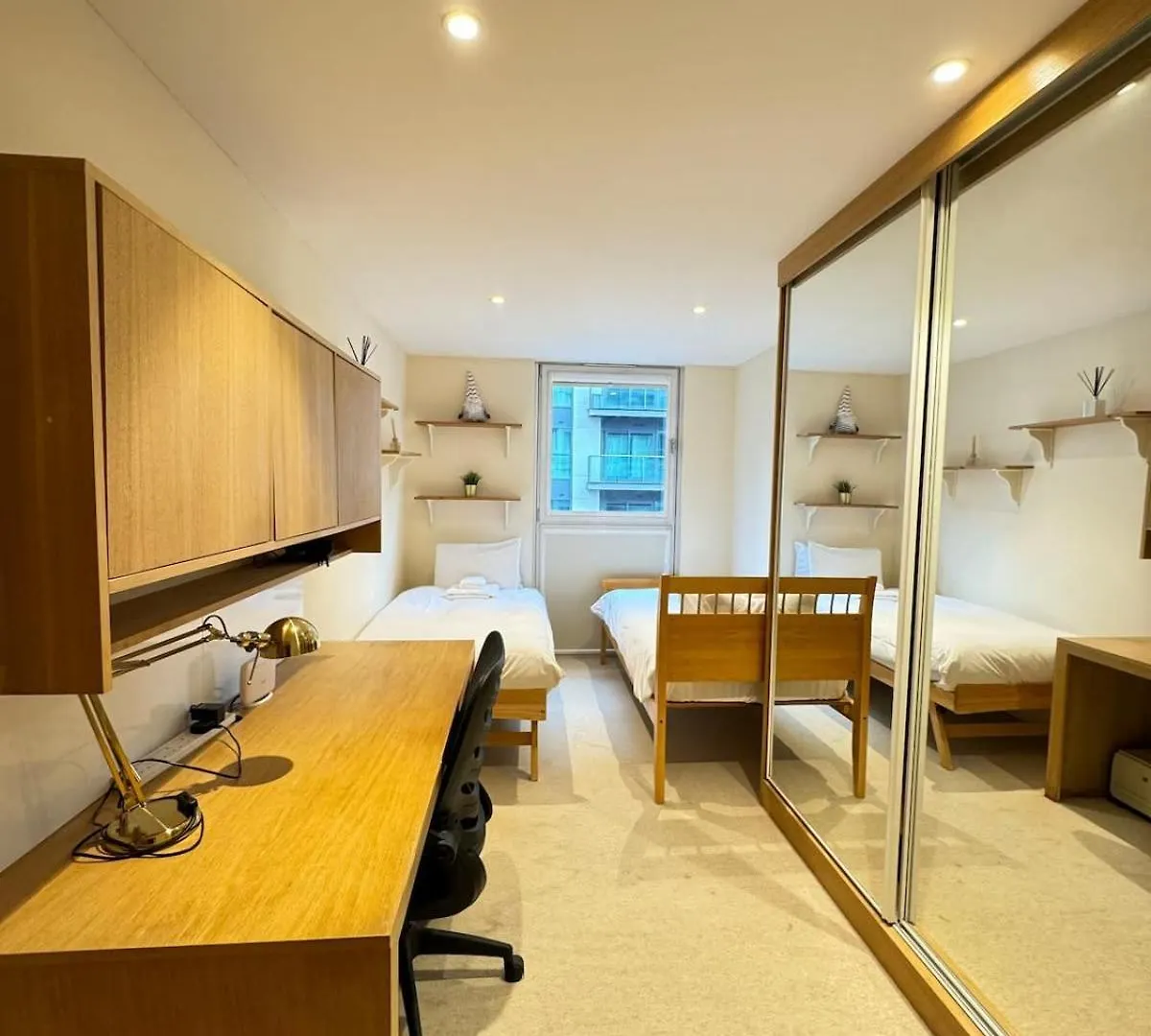 Apartament Contemporary 2Bd Flat Wbalcony Canary Wharf! Londyn