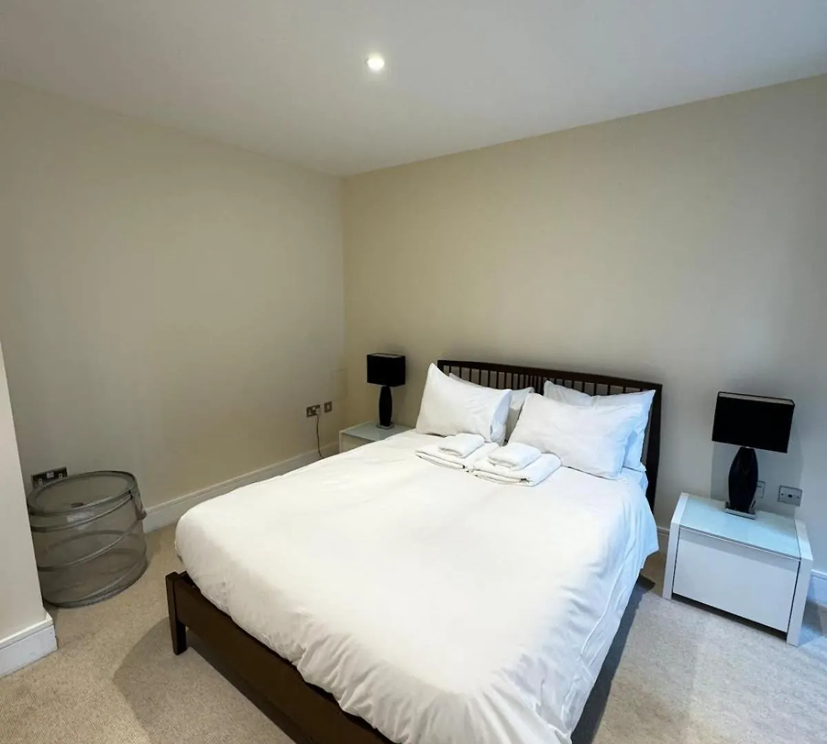 Contemporary 2Bd Flat Wbalcony Canary Wharf! Londyn